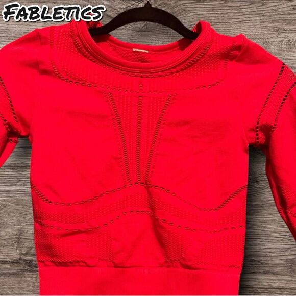 Preowned Fabletics Seamless Long Sleeve Crop Top – XS – Red - Picture 3 of 7